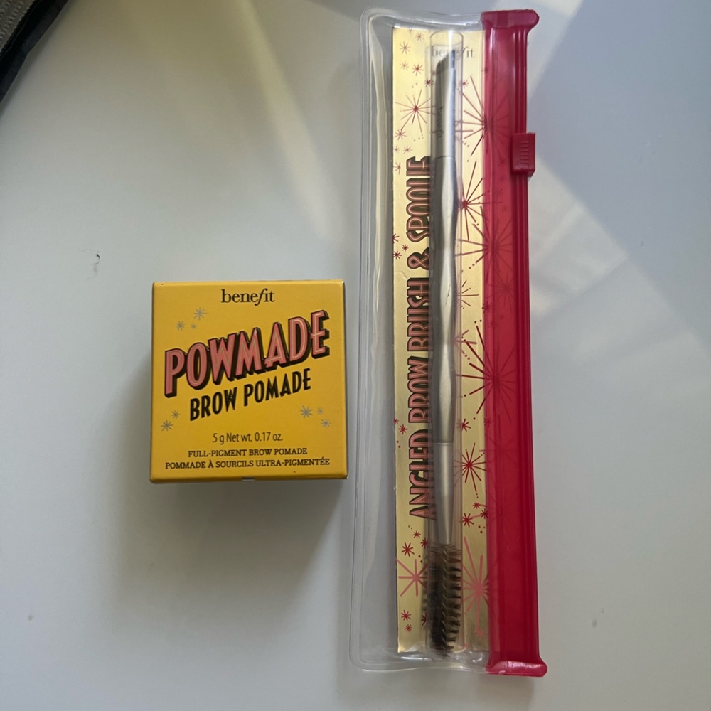 Benefit brow pomade and brow brush bundle